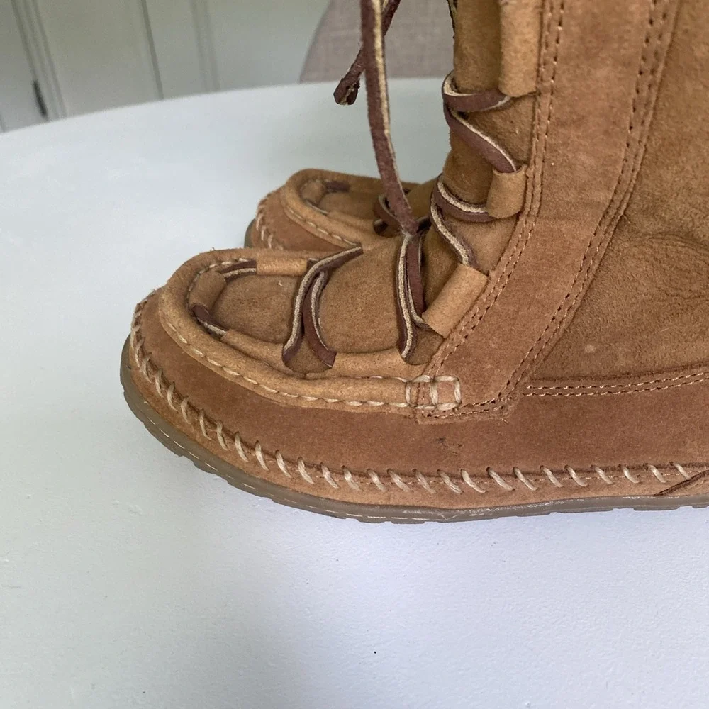 Item: LL Bean Wicked Good Lodge Chukkas Boots Women's Size 7 Medium Brown Suede